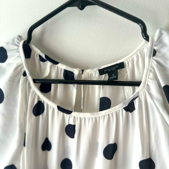 Ann Taylor Sheer Chiffon Large Polka Dots Print Top Womens Size M - Picture 5 of 6